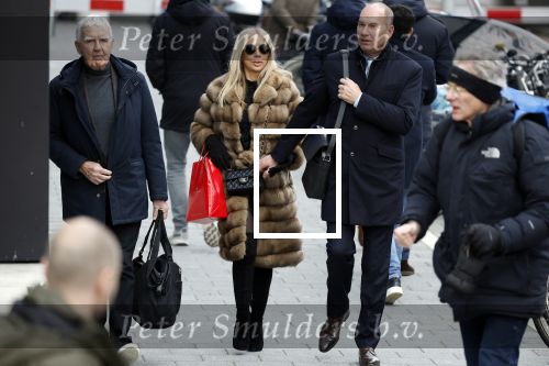 Amsterdam 11 januari 2024
Eugene v Duin arriveert bij de rechtbank van Amsterdam met zijn vrouw en advocaat .