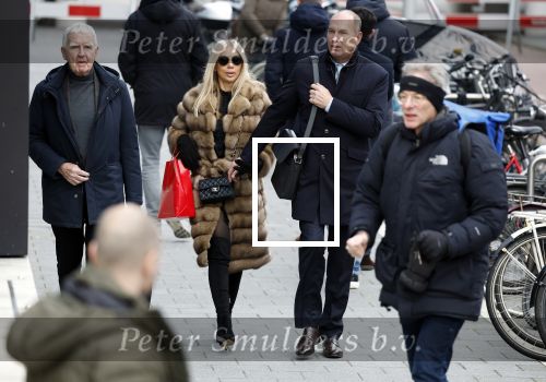 Amsterdam 11 januari 2024
Eugene v Duin arriveert bij de rechtbank van Amsterdam met zijn vrouw en advocaat .