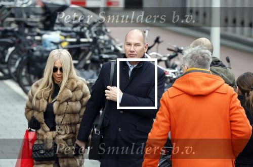 Amsterdam 11 januari 2024
Eugene v Duin arriveert bij de rechtbank van Amsterdam met zijn vrouw en advocaat .