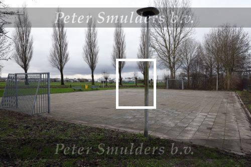 Lisse 6 januari 2023
Op deze locatie naast de Lissesche ijsbaan zou Maxime Meiland verkracht zijn . De speelrekken die daar stonden zijn onlangs weg gehaald . De gaten in de grond zitten er nog .