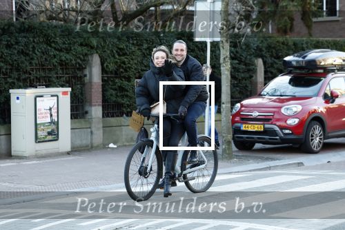 Amsterdam 9 januari 2024
Loiza lamers met partner op electrische van Moof fiets in Amsterdam.