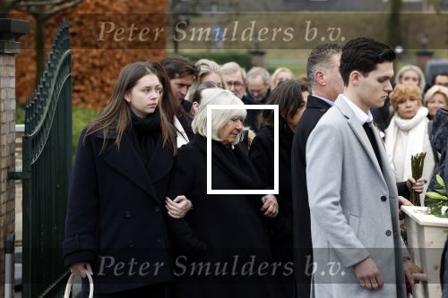 Hoofdorp 5 januari 2023
Begrafenis Tonny Alberti in zijn woonplaats Hoofddorp.
OA aanwezig zijn vrouw Marla Wilschut en zoon Dennis Alberti .
Ook zus Willeke Alberti en haar kindeen Kaj Lerby Johnny de Mol en zijn vrouw Anouk de Mol waren aanwezig.