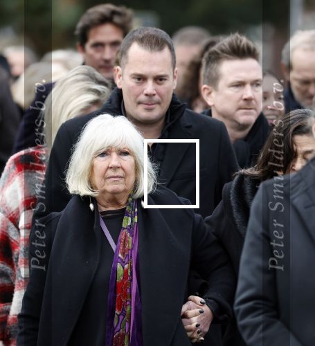 Hoofdorp 5 januari 2023
Begrafenis Tonny Alberti in zijn woonplaats Hoofddorp.
OA aanwezig zijn vrouw Marla Wilschut en zoon Dennis Alberti .
Ook zus Willeke Alberti en haar kindeen Kaj Lerby Johnny de Mol en zijn vrouw Anouk de Mol waren aanwezig.