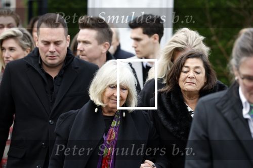 Hoofdorp 5 januari 2023
Begrafenis Tonny Alberti in zijn woonplaats Hoofddorp.
OA aanwezig zijn vrouw Marla Wilschut en zoon Dennis Alberti .
Ook zus Willeke Alberti en haar kindeen Kaj Lerby Johnny de Mol en zijn vrouw Anouk de Mol waren aanwezig.