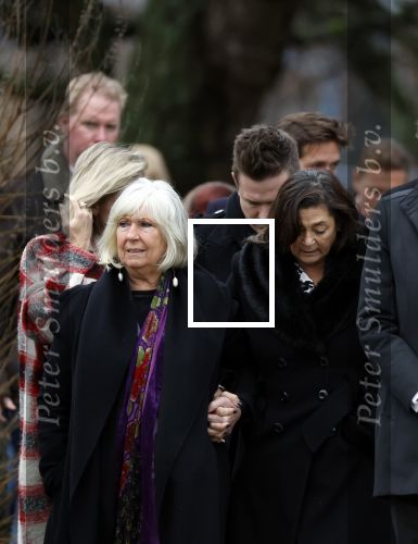 Hoofdorp 5 januari 2023
Begrafenis Tonny Alberti in zijn woonplaats Hoofddorp.
OA aanwezig zijn vrouw Marla Wilschut en zoon Dennis Alberti .
Ook zus Willeke Alberti en haar kindeen Kaj Lerby Johnny de Mol en zijn vrouw Anouk de Mol waren aanwezig.