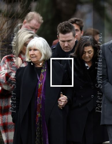Hoofdorp 5 januari 2023
Begrafenis Tonny Alberti in zijn woonplaats Hoofddorp.
OA aanwezig zijn vrouw Marla Wilschut en zoon Dennis Alberti .
Ook zus Willeke Alberti en haar kindeen Kaj Lerby Johnny de Mol en zijn vrouw Anouk de Mol waren aanwezig.