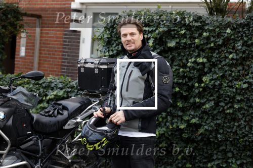 Amsterdam 4 januari 2024
Winston post op zijn BMW motor