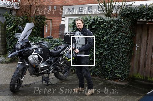 Amsterdam 4 januari 2024
Winston post op zijn BMW motor