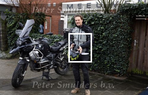 Amsterdam 4 januari 2024
Winston post op zijn BMW motor