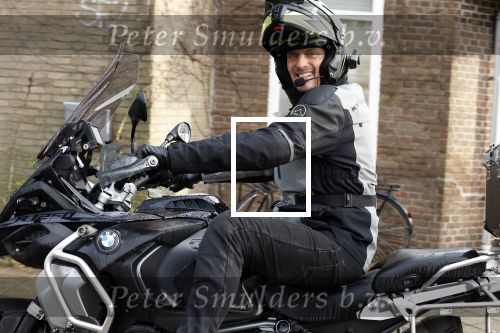 Amsterdam 4 januari 2024
Winston post op zijn BMW motor