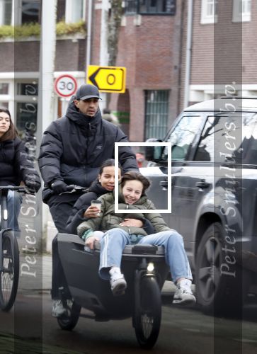 Amsterdam 9 januari 2024
Badr hari en ... in bakfiets in Amsterdam zuid.