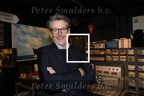 Hoek van Holland 2 januari 2025
De top 40 reikt prijzen uit aan ded Nederlandse Arteisten die in 1 jaar het langste op nummer 1 hebben gestaan .
Onder andere aanwezig Piet Veerman Erik de Zwart Corry Konings George Baker Jacques Herb Ben Cramer ea
Het geestje was in het Art Museum.