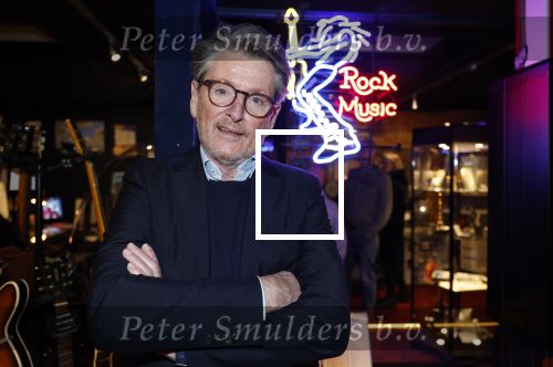 Hoek van Holland 2 januari 2025
De top 40 reikt prijzen uit aan ded Nederlandse Arteisten die in 1 jaar het langste op nummer 1 hebben gestaan .
Onder andere aanwezig Piet Veerman Erik de Zwart Corry Konings George Baker Jacques Herb Ben Cramer ea
Het geestje was in het Art Museum.