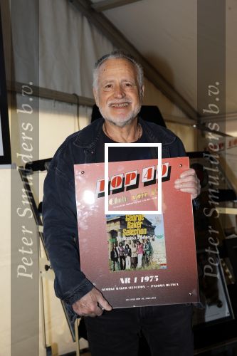 Hoek van Holland 2 januari 2025
De top 40 reikt prijzen uit aan ded Nederlandse Arteisten die in 1 jaar het langste op nummer 1 hebben gestaan .
Onder andere aanwezig Piet Veerman Erik de Zwart Corry Konings George Baker Jacques Herb Ben Cramer ea
Het geestje was in het Art Museum.