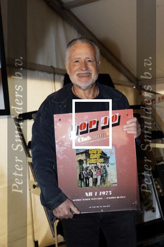 Hoek van Holland 2 januari 2025
De top 40 reikt prijzen uit aan ded Nederlandse Arteisten die in 1 jaar het langste op nummer 1 hebben gestaan .
Onder andere aanwezig Piet Veerman Erik de Zwart Corry Konings George Baker Jacques Herb Ben Cramer ea
Het geestje was in het Art Museum.