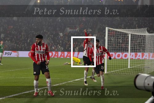 Eindhoven 14 Januari 2025 KNVB Beker PSV-Excelsior. Eindstand 5-4 (Verlenging)
Ismael Sabari scoort in de laatste seconde van de wedstrijd 3-3 en wordt gefeliciteerd door zijn kollega\'s Ryan Flamingo Ricardo Pepi Luuk de Jong en Ivan Perisic
Foto Jan Hoogsteen