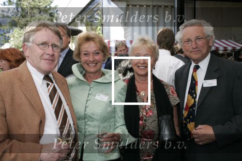 Amsterdam 14 juni 2005
Haringparty bij hilton hotel.
Judith Bosch met man en Lisette Hordijk met man