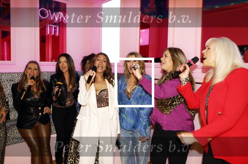 Amsterdam 6  januari 2025
Presentatie zangeressen die bij Patty Brard op gaan treden tijdens haar 70e verjaardag in het ziggo dome .Aanwezig in the all out oa Jetty Wheels Carolien de Windt Marga Bult Esther Oosterbeek  Rowan Moore Laura Vlasblom Anita Heilker .