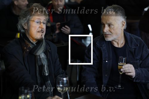 Hoek van Holland 2 januari 2025
De top 40 reikt prijzen uit aan ded Nederlandse Arteisten die in 1 jaar het langste op nummer 1 hebben gestaan .
Onder andere aanwezig Piet Veerman Erik de Zwart Corry Konings George Baker Jacques Herb Ben Cramer ea
Het geestje was in het Art Museum.