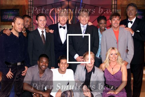 Aalsmeer 18 juni 2001
Surprise feest van Hennie Huisman vanwege zijn 50e verjaardag  
Hennie met, Ron Brandsteder, Andre v Duin, Gerard Joling, Helmut Lotti, Replay, Desree en Tony Neef 

Peter Smulders bv