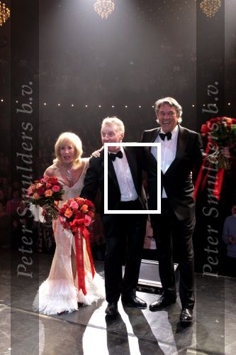 Amsterdam 26 november 2004
Premiere Andre v Duin in Carre
Andre v Duin Joke Bruys Ron Brandsteder  
Peter Smulders bv