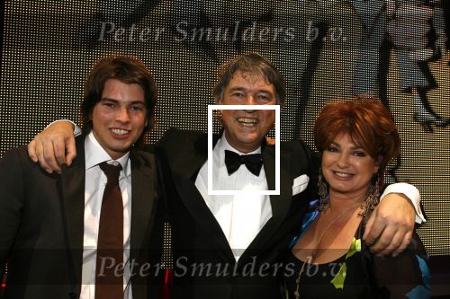 Amsterdam 11 februari 2006
Premiere Andre v Duin in Rai .
Ron Brandsteder met Yvonne en   Rick  
Peter Smulders bv