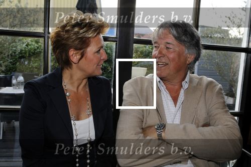 Loosdrecht 9 april 2010
Surprise feestje voor Monique des Bouvrie georganiseerd door haar man Jan des Bouvrie bij Fitou in Loosdrecht. carolien Tensen en Ron Brandsteder
Peter Smulders bv
