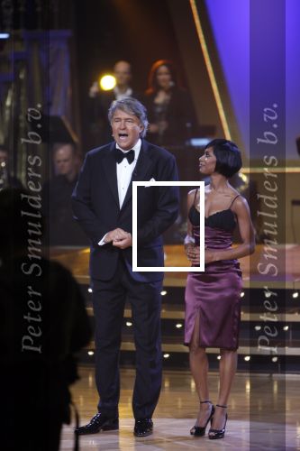 Baarn 1 april 2007
Ron Brandsteder en Sylvana Simons presenteren  Dancing with the stars.
Peter Smulders bv