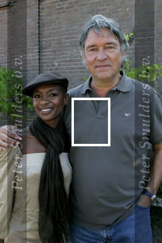 Amsterdam 17 augustus 2005
Perspresentatie rtl bij restaurant Rijk v Amsterdam.
Sylvana Simons en Ron Brandsteder
Peter Smulders bv