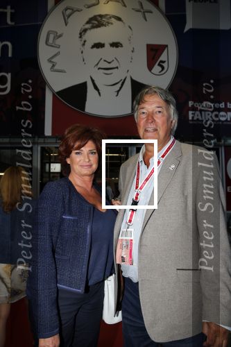Amsterdam 3 juli 2013
Sjaak Swart 75 jaar . Hij viert dat met een wedstrijd met oud ajax spelers in het Olympisch stadion. Ron en Yvonne Brandsteder
Peter Smulders bv