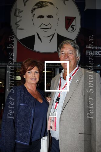Amsterdam 3 juli 2013
Sjaak Swart 75 jaar . Hij viert dat met een wedstrijd met oud ajax spelers in het Olympisch stadion. Ron en Yvonne Brandsteder
Peter Smulders bv