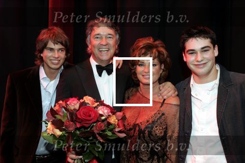 Amsterdam 26 november 2004
Premiere Andre v Duin in Carre
Ron Brandsteder met Yvonne Brandsteder en zoons
Peter Smulders bv