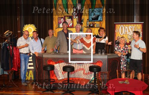 Rotterdam, 29 Augustus 2017 Persvoorstelling OASE Bar
met o.a. Joke Bruijs, Ron Brandsteder, Gerard Cox, Jacques Herb, Mini en Maxi, Jenny Arean, Bastiaan Ragas en Tony Neef.