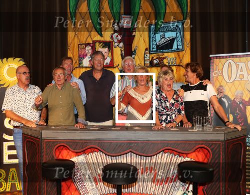 Rotterdam, 29 Augustus 2017 Persvoorstelling OASE Bar
met o.a. Joke Bruijs, Ron Brandsteder, Gerard Cox, Jacques Herb, Mini en Maxi, Jenny Arean, Bastiaan Ragas en Tony Neef.