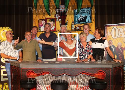 Rotterdam, 29 Augustus 2017 Persvoorstelling OASE Bar
met o.a. Joke Bruijs, Ron Brandsteder, Gerard Cox, Jacques Herb, Mini en Maxi, Jenny Arean, Bastiaan Ragas en Tony Neef.