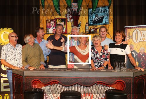 Rotterdam, 29 Augustus 2017 Persvoorstelling OASE Bar
met o.a. Joke Bruijs, Ron Brandsteder, Gerard Cox, Jacques Herb, Mini en Maxi, Jenny Arean, Bastiaan Ragas en Tony Neef.