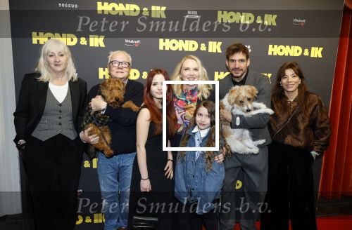 Amsterdam 6 januari 2025
Premiere Hond en ik in het vondelparkpaviljoen . De cast met oa Egbert jan Weeber Jelka v Houten Dick v d Toorn Rhoda Nova Wilting Loet Janssen Nadja Hupscher Jolke Tjalsma en hoofdrolspeler Pepper
