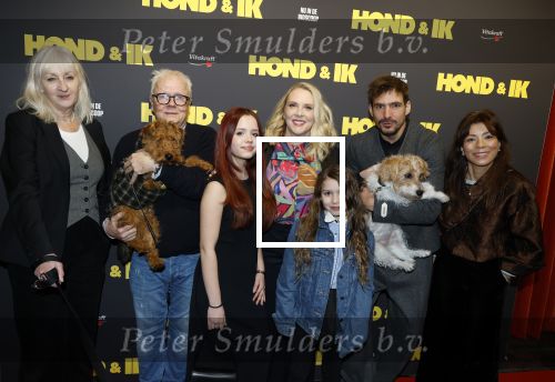 Amsterdam 6 januari 2025
Premiere Hond en ik in het vondelparkpaviljoen . De cast met oa Egbert jan Weeber Jelka v Houten Dick v d Toorn Rhoda Nova Wilting Loet Janssen Nadja Hupscher Jolke Tjalsma en hoofdrolspeler Pepper