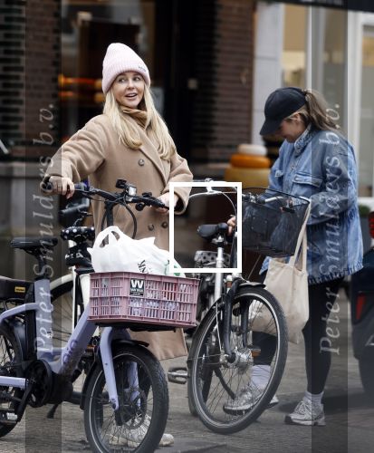 Amsterxdam 16 januari 2026
Chantal Janzen en Tina de Bruin doen samen boodschappen in Amsterdam zuid