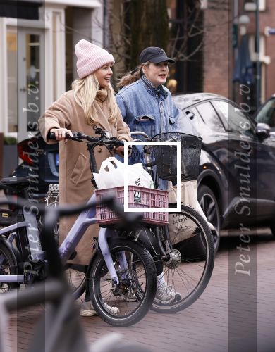 Amsterxdam 16 januari 2026
Chantal Janzen en Tina de Bruin doen samen boodschappen in Amsterdam zuid