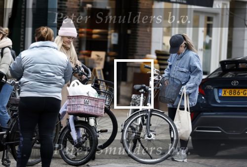 Amsterxdam 16 januari 2026
Chantal Janzen en Tina de Bruin doen samen boodschappen in Amsterdam zuid