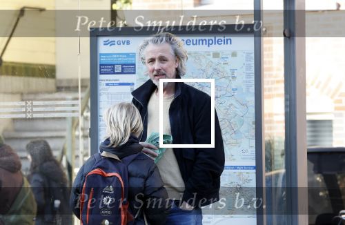 Amsterdam 20 januari 2026
Daan Schuurmans met zijn zoon op de tram aan het wachten . Daarna reden ze naar hun nieuwe huis .