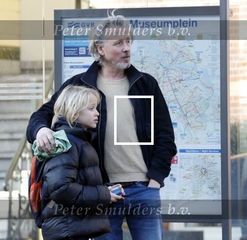 Amsterdam 20 januari 2026
Daan Schuurmans met zijn zoon op de tram aan het wachten . Daarna reden ze naar hun nieuwe huis .