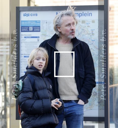 Amsterdam 20 januari 2026
Daan Schuurmans met zijn zoon op de tram aan het wachten . Daarna reden ze naar hun nieuwe huis .