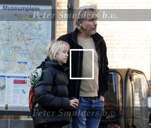 Amsterdam 20 januari 2026
Daan Schuurmans met zijn zoon op de tram aan het wachten . Daarna reden ze naar hun nieuwe huis .