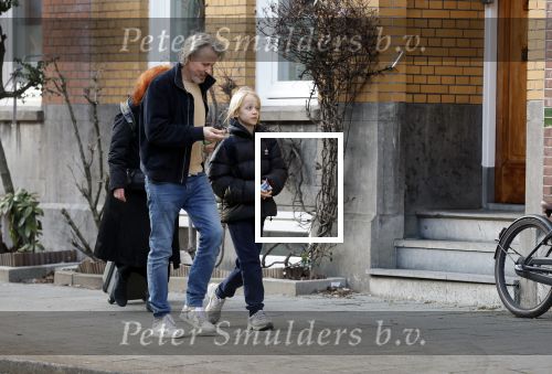 Amsterdam 20 januari 2026
Daan Schuurmans met zijn zoon op de tram aan het wachten . Daarna reden ze naar hun nieuwe huis .