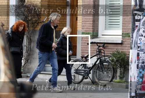 Amsterdam 20 januari 2026
Daan Schuurmans met zijn zoon op de tram aan het wachten . Daarna reden ze naar hun nieuwe huis .