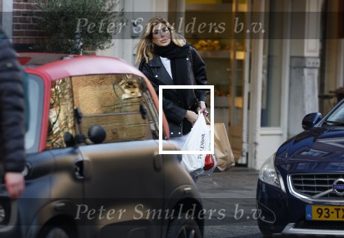 Amsterdam 17 januari 2026
Estelle Cruijff doet boodschappen in Amsterdam zuid met haar opel city car