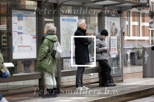 Amsterdam 12 januari 2026
Hans v Willigenburg in het centrum van Amsterdam en wachtend op de tram.