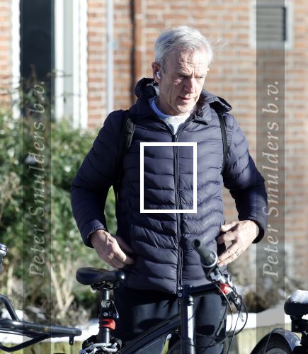 Amsterdam 6 januari 2026
Jaap Jongbloed vertrekt bij zijn sportschool op de fiets naar huis .